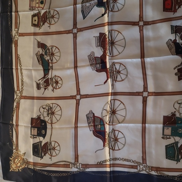 R-1226- Women's Scarf Blue Brown Red Green Cream Colors NWT - Picture 6 of 10